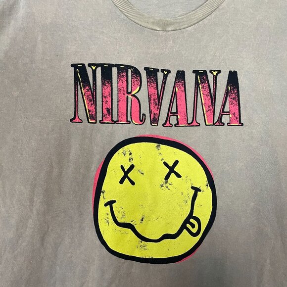 Nirvana Vintage Style Rock T-shirt, Classic Smiley Logo size Large - Picture 2 of 5